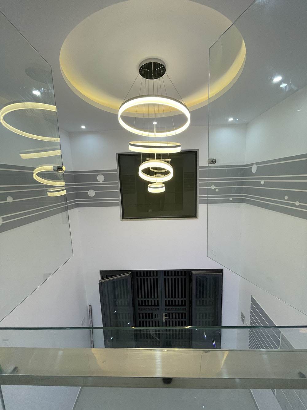 Bán nhà Nguyễn Đình Chính, Quận Phú Nhuận Siêu phẩm 4 lầu t.kế Singapore - gần Nguyễn Văn Trỗi